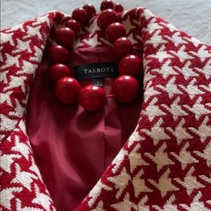 Cute fitted blazer with red wooded necklace